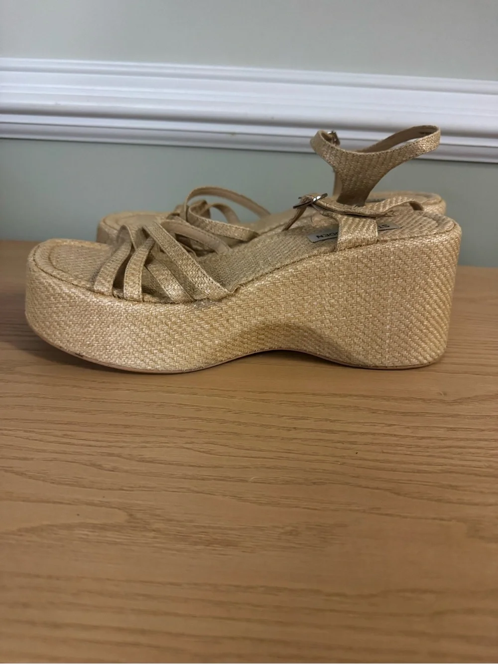 Steve Madden Crazy Raffia Platform Wedge Sandals Beige Strappy Size 10